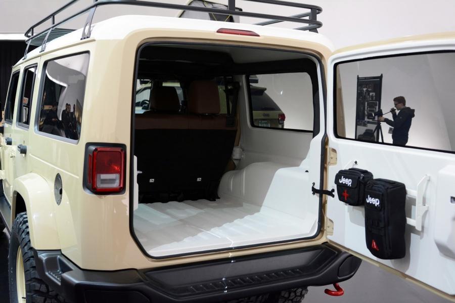  Jeep Wrangler Africa Concept 2015 года  (фото 8 из 16)